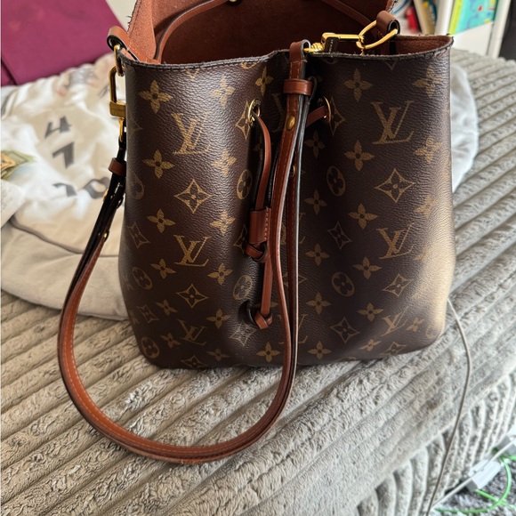 Louis Vuitton Handbags - Louis Vuitton Monogram Brown Bucket Bag
